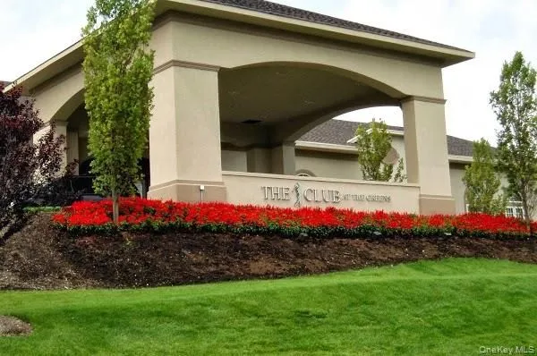 Property Slideshow image 3 of 25 | 870 verona dr, Huntington, NY, 11747