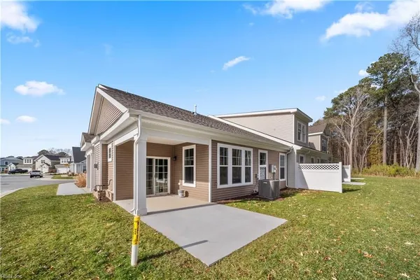 Property Slideshow image 2 of 23 | 3511 elaina way, Chesapeake, VA, 23321