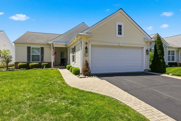 Property Slideshow image 2 of 24 | 13243 sierra glen rd, Huntley, IL, 60142