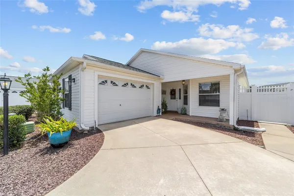 Property Slideshow image 2 of 64 | 418 flossmoor ct, The Villages, FL, 32162