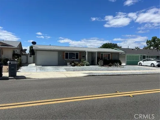 Property Slideshow image 2 of 27 | 1601 w mayberry ave, Hemet, CA, 92543