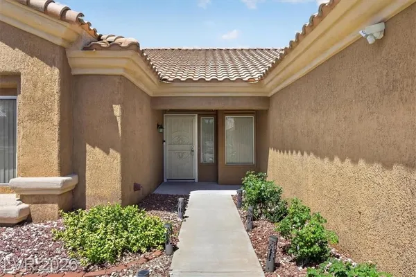 Property Slideshow image 3 of 27 | 10128 cresent creek dr, Las Vegas, NV, 89134