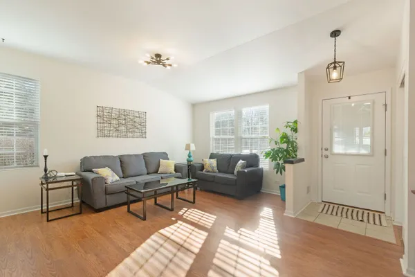 Property Slideshow image 2 of 16 | 94 w essington dr, Round Lake, IL, 60073