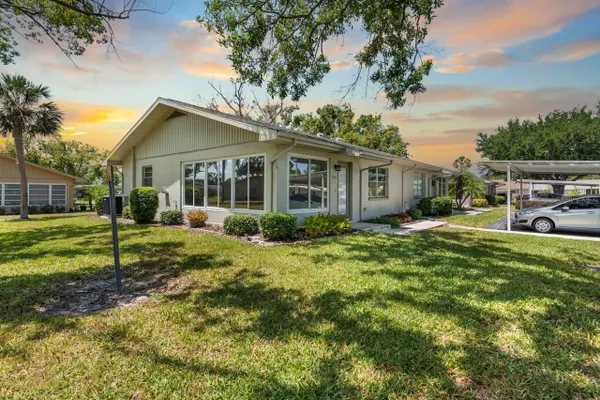 Property Slideshow image 2 of 55 | 330 gloucester blvd, Sun City Center, FL, 33573