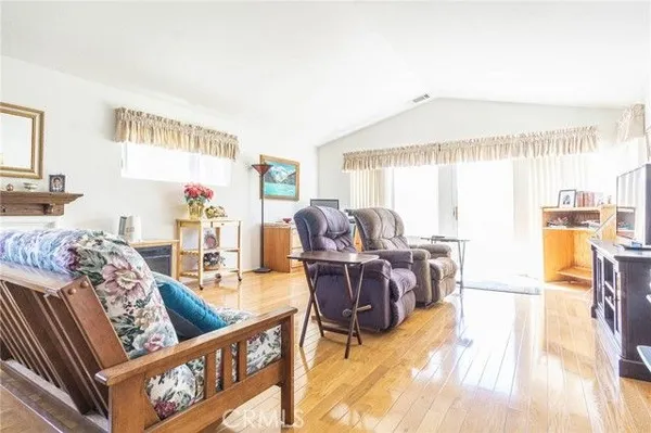 Property Slideshow image 3 of 44 | 19581 saint andrews way, Apple Valley, CA, 92308