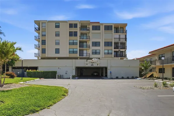 Property Slideshow image 2 of 25 | 6180 sun blvd 307, St Petersburg, FL, 33715