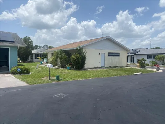 Property Slideshow image 3 of 5 | 703 huxley pl, Sun City Center, FL, 33573