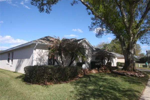 Property Slideshow image 3 of 30 | 8055 laurel ridge dr, Mount Dora, FL, 32757