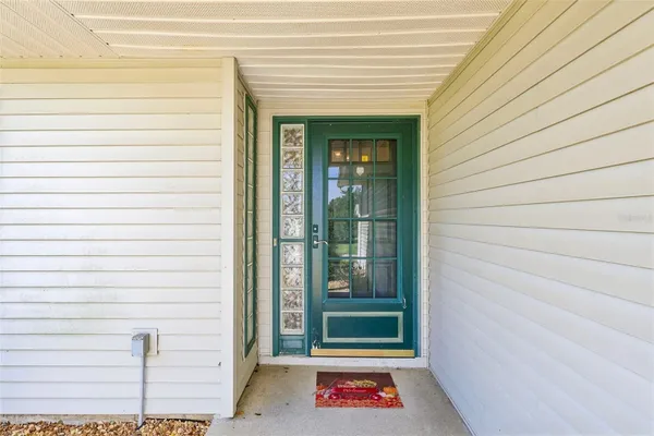 Property Slideshow image 3 of 26 | 27131 racquet cir, Leesburg, FL, 34748