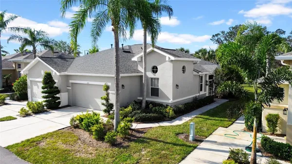 Property Slideshow image 2 of 50 | 1252 lyndhurst greens dr, Sun City Center, FL, 33573