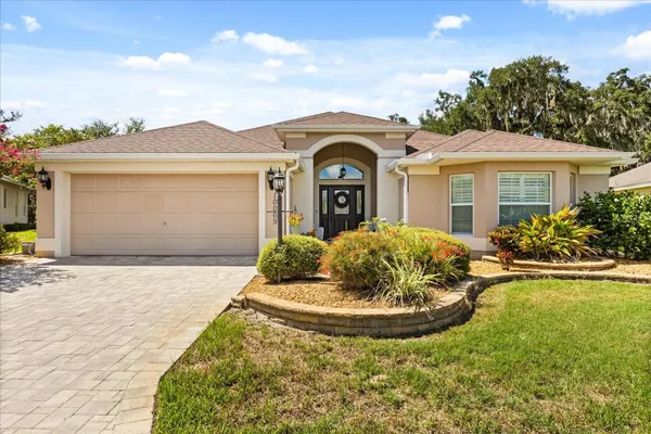 Property Slideshow image 2 of 38 | 10069 lake miona way, Oxford, FL, 34484