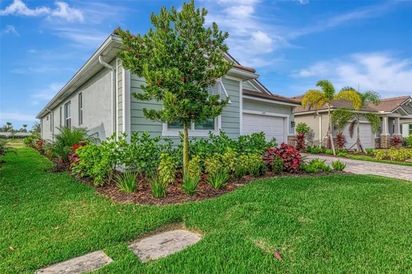 Property Slideshow image 2 of 98 | 11647 myakka blue dr, Venice, FL, 34293