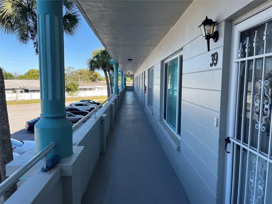 Property Slideshow image 3 of 47 | 2371 israeli dr 39, Clearwater, FL, 33763