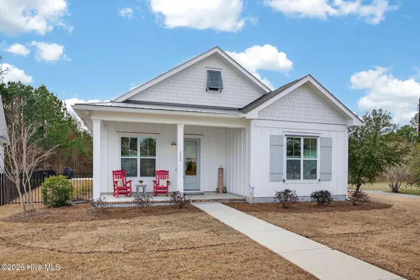 Property Slideshow image 2 of 55 | 332 cornubia dr, Castle Hayne, NC, 28429