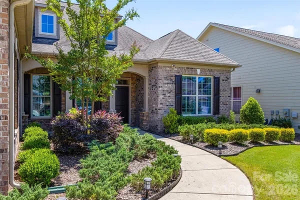 Property Slideshow image 3 of 47 | 15927 vale ridge dr, Charlotte, NC, 28278