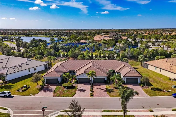 Property Slideshow image 3 of 50 | 17634 camden dr, Bradenton, FL, 34202