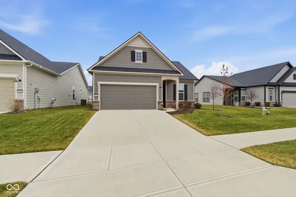 Property Slideshow image 2 of 38 | 2816 old rosebud ln, Westfield, IN, 46074