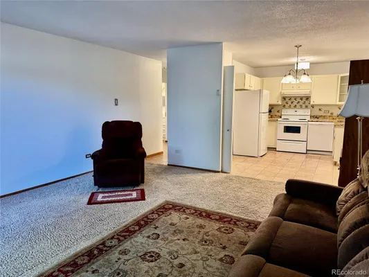 Property Slideshow image 2 of 29 | 585 s alton way 7b, Denver, CO, 80247