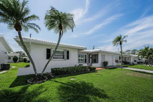 Property Slideshow image 3 of 58 | 4526 100th ave 4256, Pinellas Park, FL, 33782