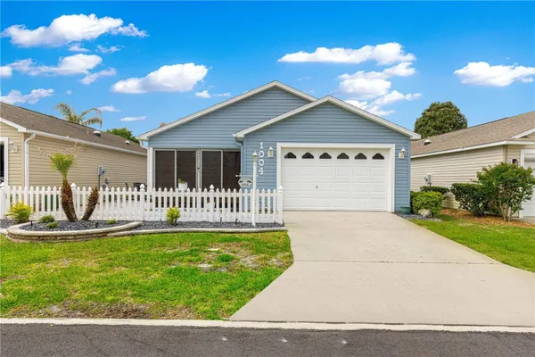 Property Slideshow image 3 of 41 | 1004 davit pl, The Villages, FL, 32162