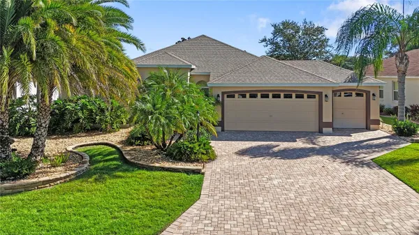 Property Slideshow image 3 of 44 | 445 society hill cir, The Villages, FL, 32162