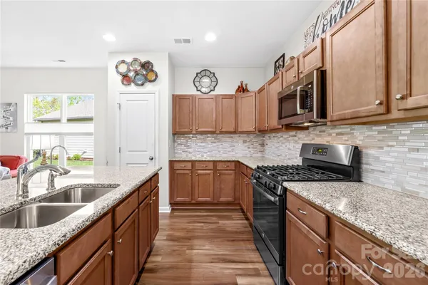 Property Slideshow image 3 of 25 | 264 flat rock dr, Denver, NC, 28037