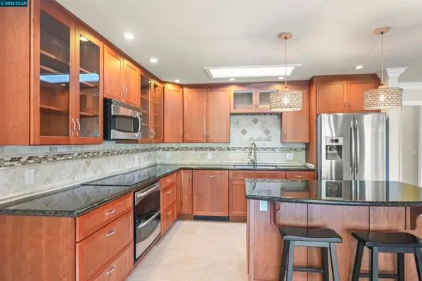 Property Slideshow image 3 of 16 | 2312 ptarmigan dr 1, Walnut Creek, CA, 94595