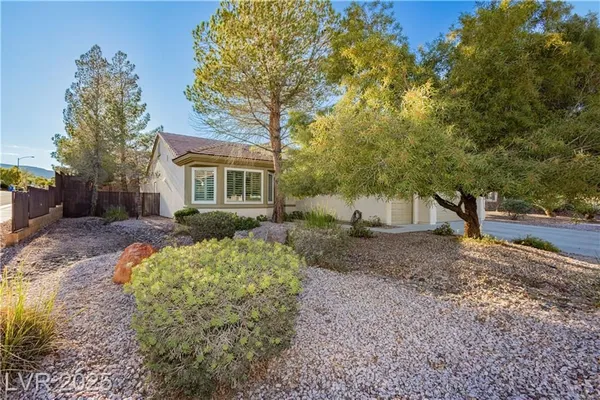 Property Slideshow image 3 of 40 | 2032 wolverine ct, Henderson, NV, 89052