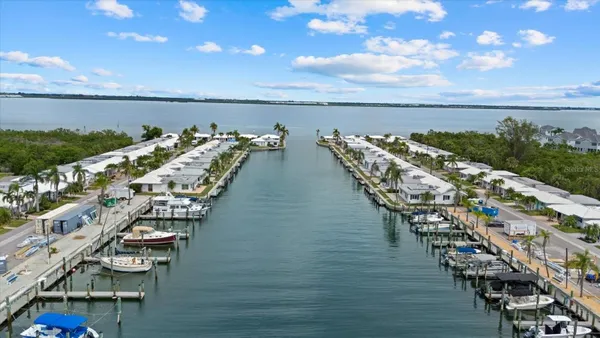 Property Slideshow image 3 of 35 | 658 spanish dr s # 108, Longboat Key, FL, 34228