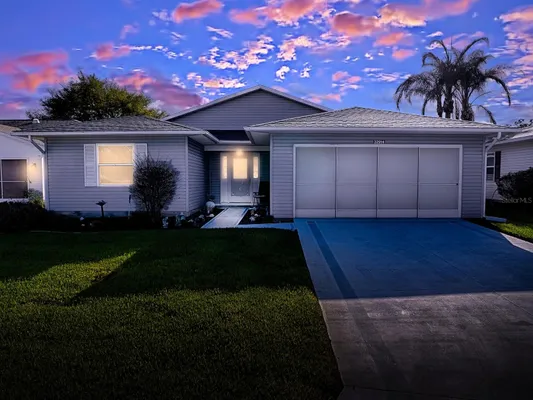 Property Slideshow image 2 of 48 | 32914 crooked oaks ln, Leesburg, FL, 34748