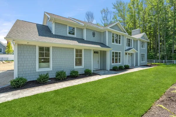 Property Slideshow image 3 of 49 | 48 plainview rd, Woodbury, NY, 11797