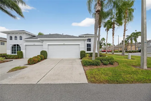 Property Slideshow image 2 of 68 | 1257 lyndhurst greens dr # 75, Sun City Center, FL, 33573