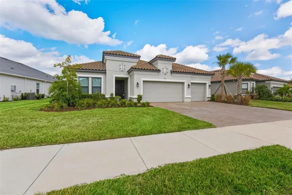 Property Slideshow image 2 of 43 | 4951 freccia loop, Wesley Chapel, FL, 33543