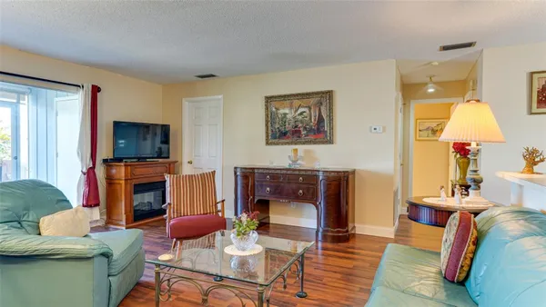 Property Slideshow image 3 of 39 | 4591 mohican trl 137, Sarasota, FL, 34233