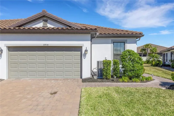 Property Slideshow image 2 of 44 | 10930 wendover dr, Palmetto, FL, 34221