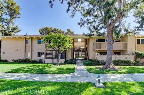 Property Slideshow image 2 of 24 | 8788 coral springs ct 207f, Huntington Beach, CA, 92646