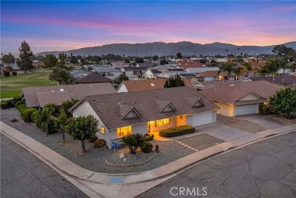 Property Slideshow image 2 of 52 | 1240 w montrose ave, Hemet, CA, 92543