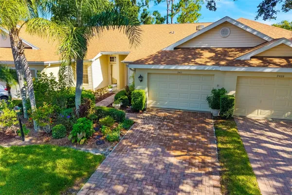 Property Slideshow image 3 of 76 | 2411 new haven cir 70, Sun City Center, FL, 33573