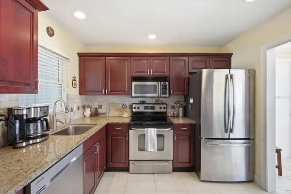 Property Slideshow image 3 of 25 | 2320 aquabluff pl v274, Sarasota, FL, 34231
