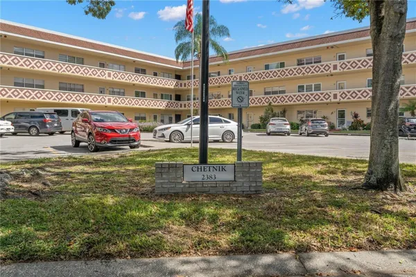 Property Slideshow image 2 of 32 | 2383 netherlands dr 57, Clearwater, FL, 33763
