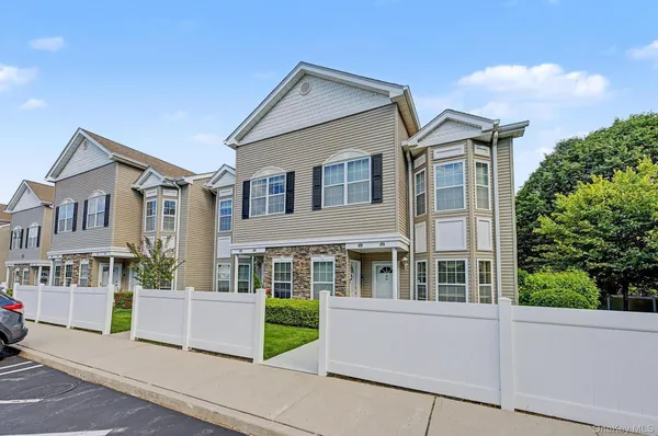 Property Slideshow image 2 of 48 | 115 spring dr, Hempstead, NY, 11554