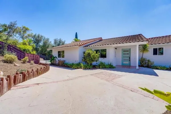 Property Slideshow image 2 of 44 | 10236 lake meadow ln, Escondido, CA, 92026
