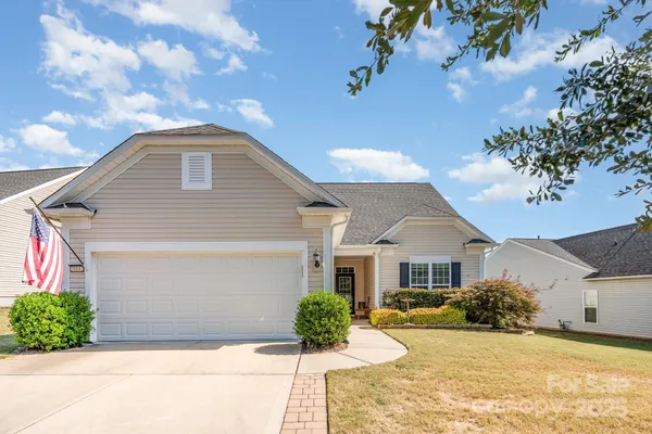 Property Slideshow image 2 of 33 | 20142 dovekie ln, Fort Mill, SC, 29707