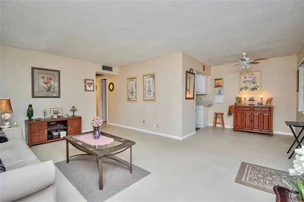 Property Slideshow image 3 of 30 | 235 kent n # 235, West Palm Beach, FL, 33417