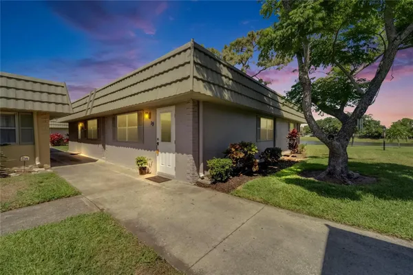 Property Slideshow image 3 of 50 | 201 kings blvd 19, Sun City Center, FL, 33573