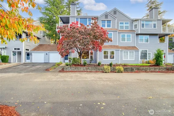 Property Slideshow image 2 of 38 | 4228 221st pl se # 1083, Issaquah, WA, 98029