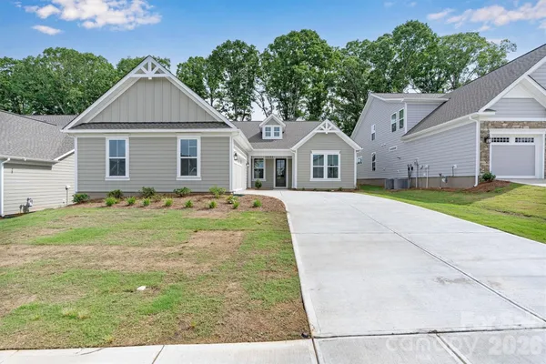 Property Slideshow image 2 of 42 | 13417 cozy ct, Charlotte, NC, 28215