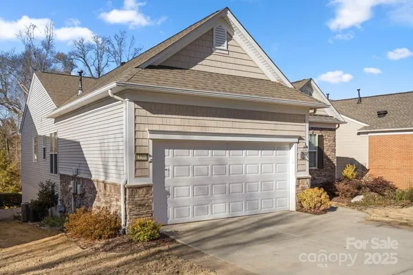 Property Slideshow image 3 of 47 | 15304 legend oaks ct, Indian Land, SC, 29707