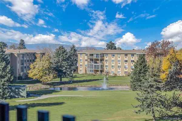 Property Slideshow image 3 of 21 | 13691 e marina dr 301, Aurora, CO, 80014