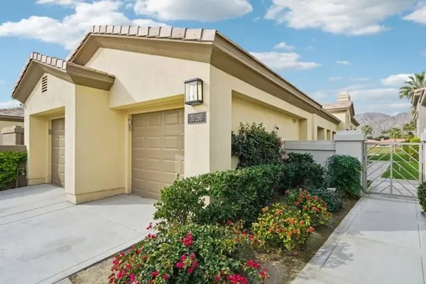 Property Slideshow image 3 of 63 | 55285 laurel vly, La Quinta, CA, 92253
